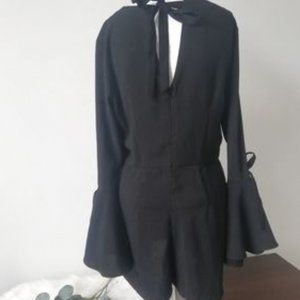BLVD Black Trumpet Sleeve Romper Sz M
